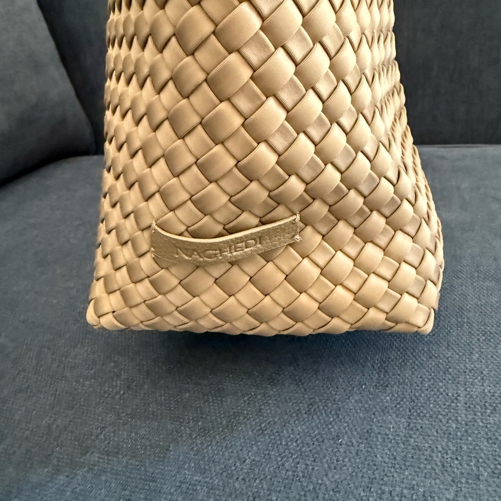 💥HP 💥 Jetsetter Tan Woven Large Woman’s Tote Bag - Picture 9 of 14